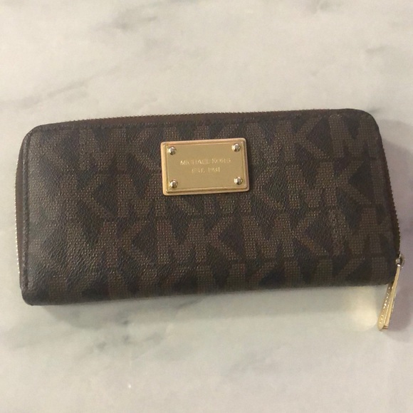 MK tote and wallet combo - Picture 5 of 7